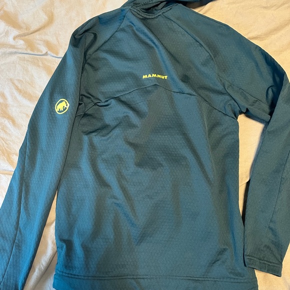 Mammut green fleece pullover in US size green - very clean and lightly used - Picture 2 of 4
